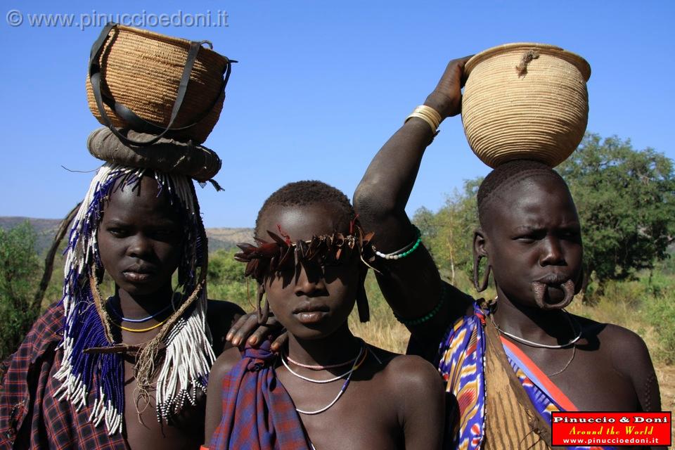 Ethiopia - Tribu etnia Mursi - 03.jpg